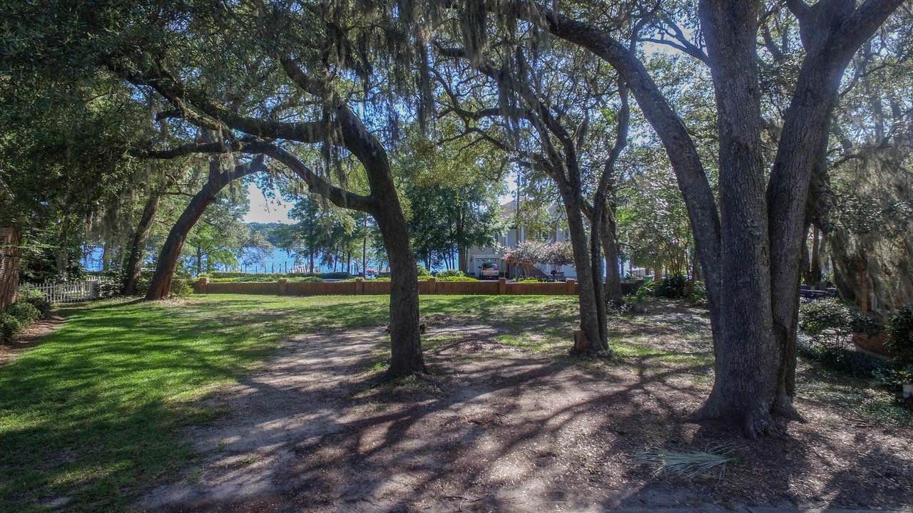 304 Boggy Bayou Court - Photo 1