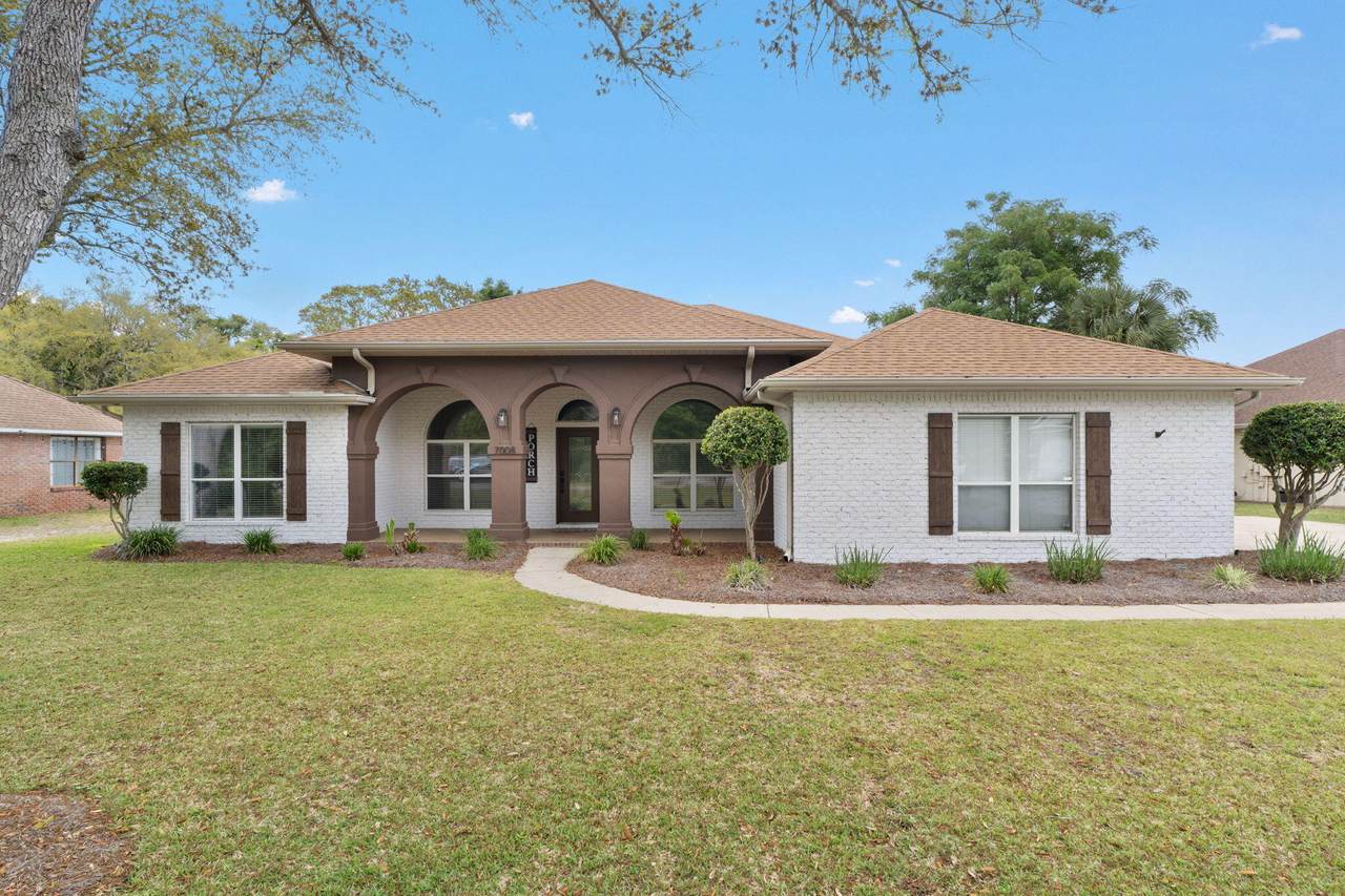 7008 Turnberry Circle - Photo 1