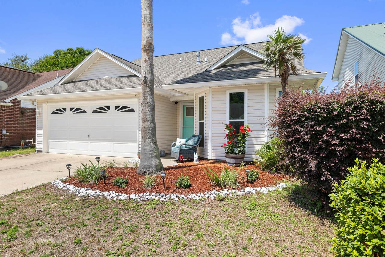 932 Claeven Circle - Photo 1