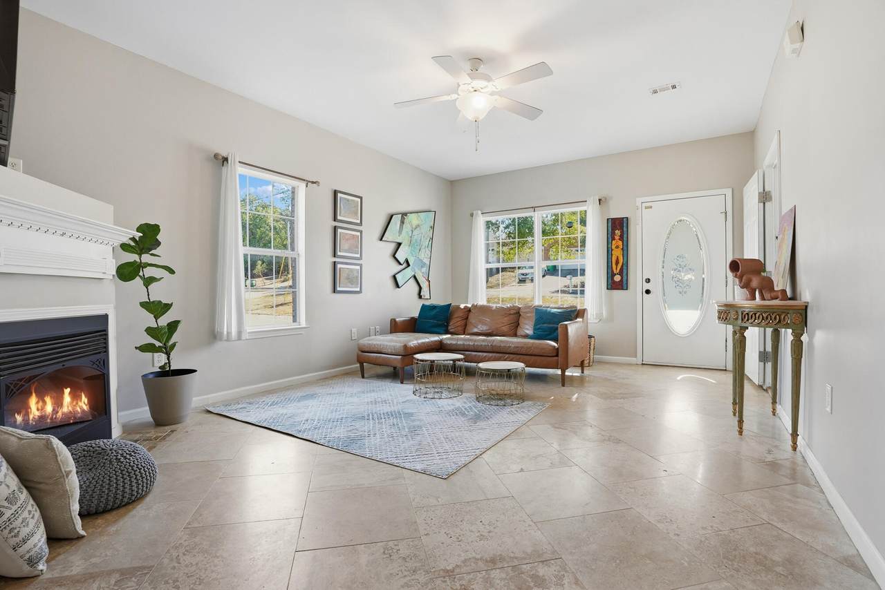 2457 Lakeview Drive - Photo 1