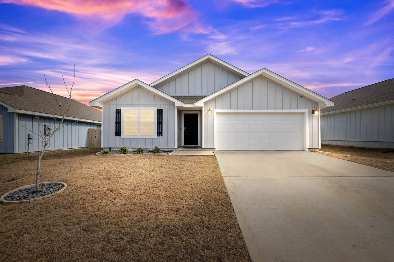 211 Laurel Hill Street - Photo 1