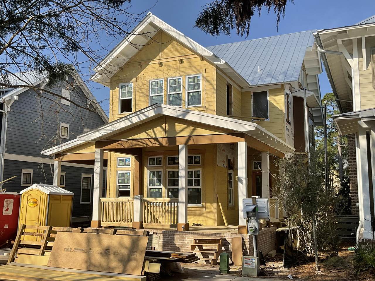 104 Okeechobee Circle - Photo 1