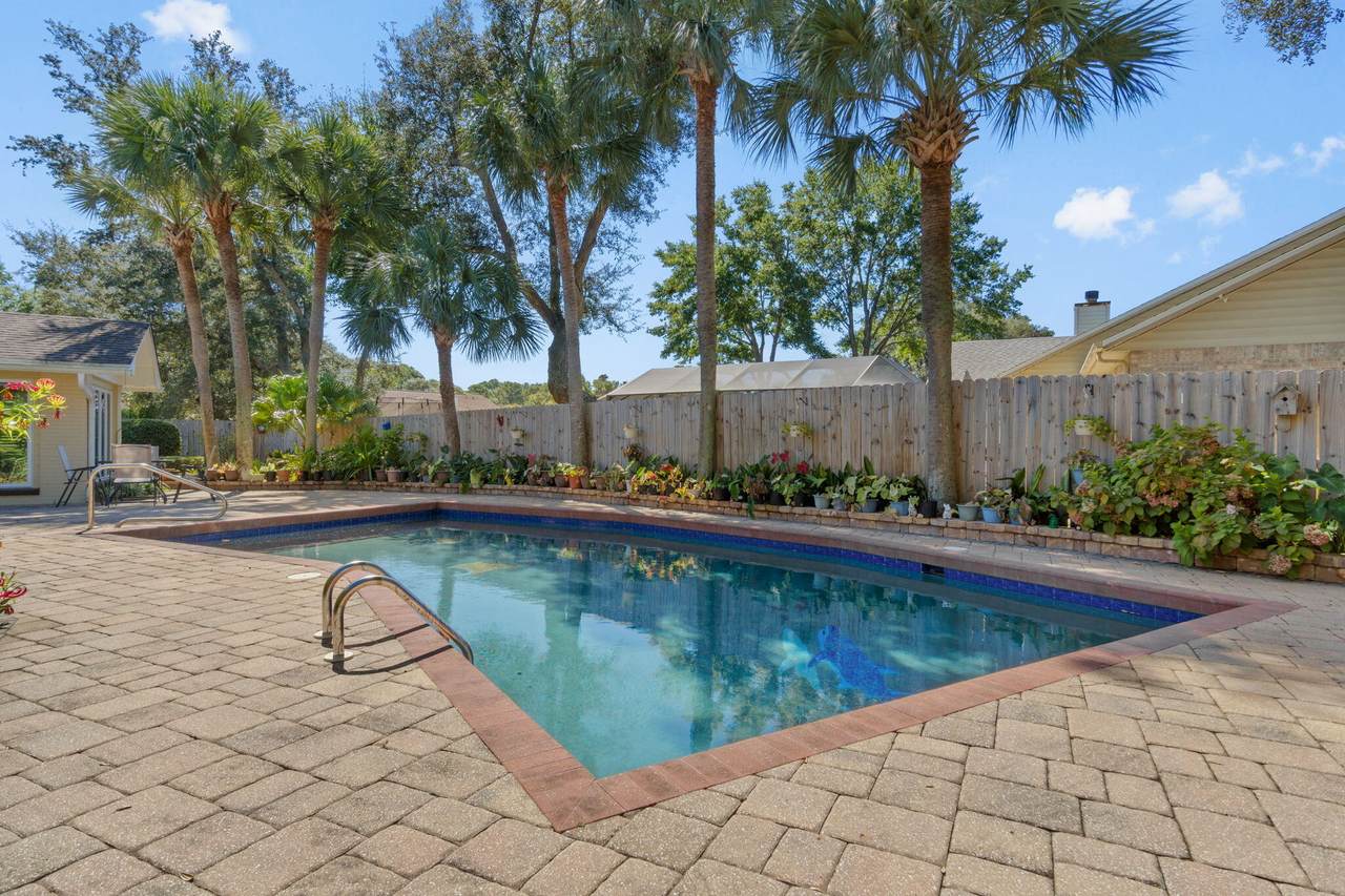 105 Indian Bayou Drive - Photo 1