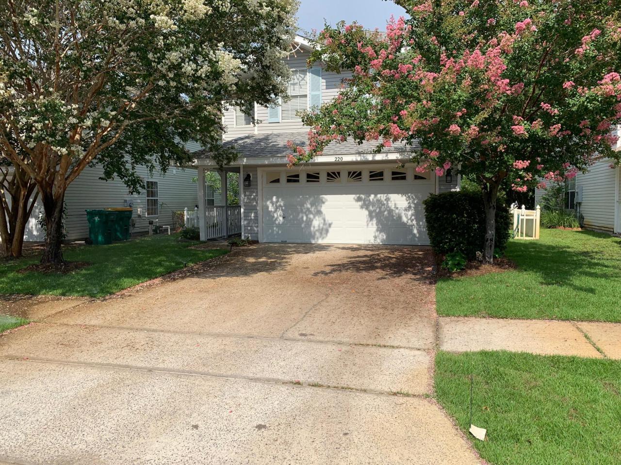 220 Twin Lakes Lane - Photo 1