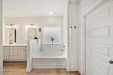 110 Oak Trees Lane - Photo 17