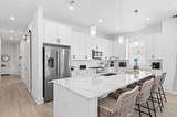 319 The Grove Drive - Photo 7