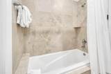 9201 Market Street Inn - Photo 31