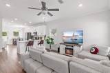 8 Alexander Way - Photo 3