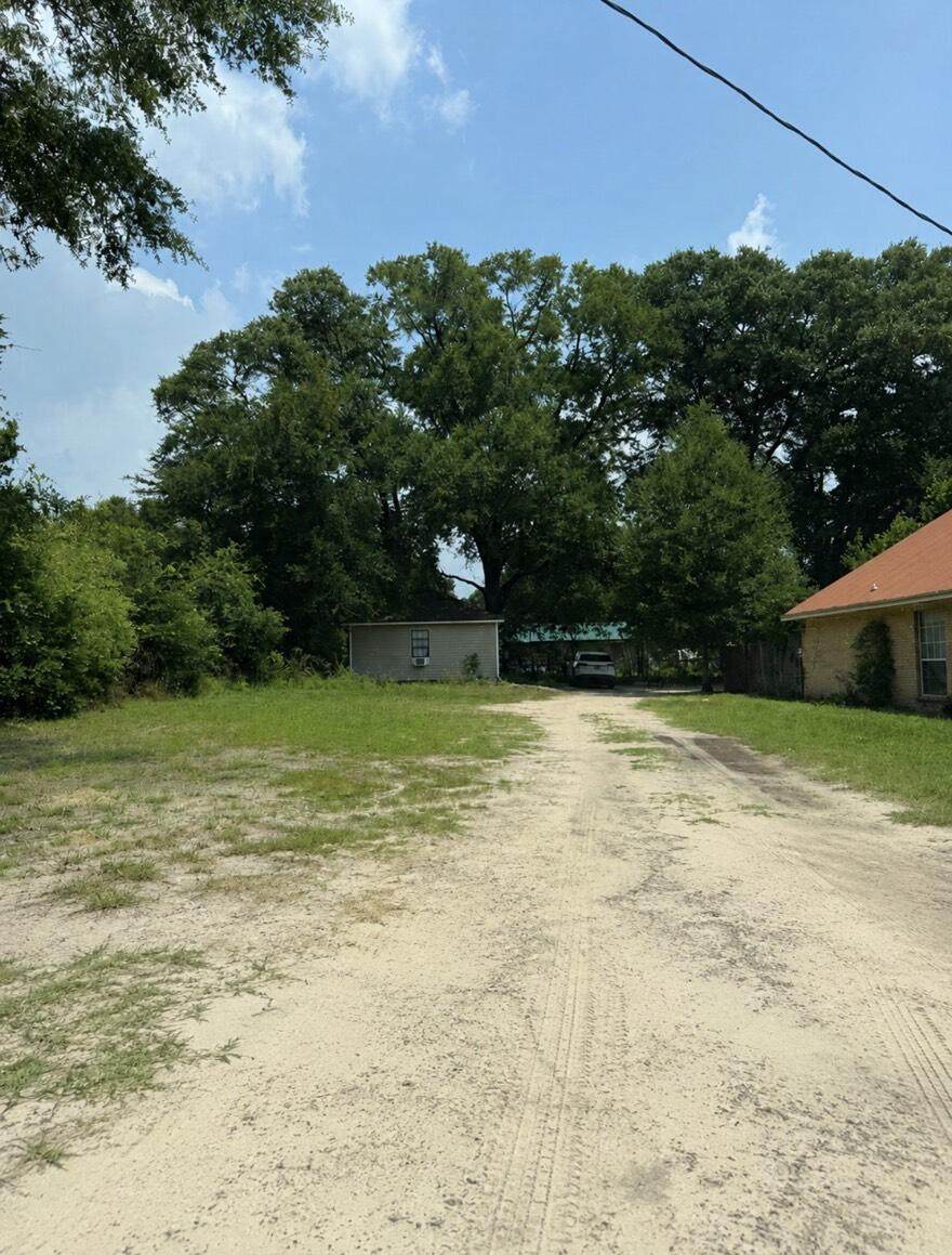 692B Williams Avenue - Photo 1