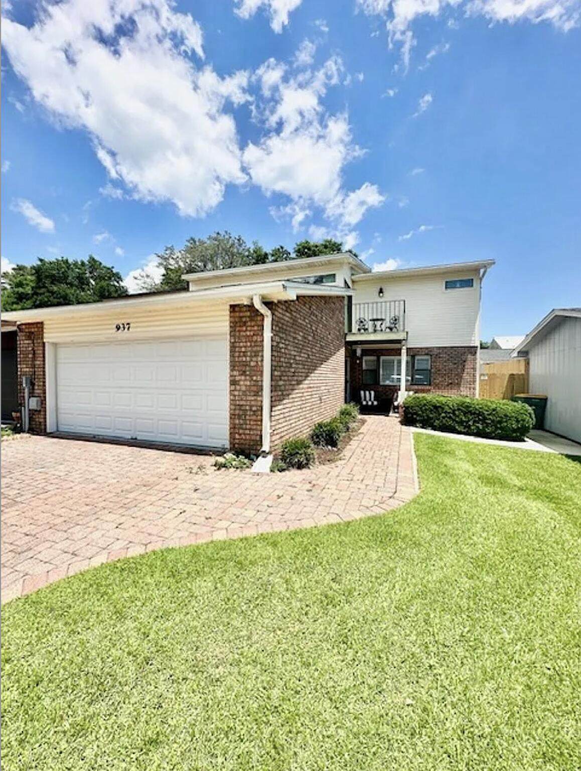937 Holbrook Circle - Photo 1