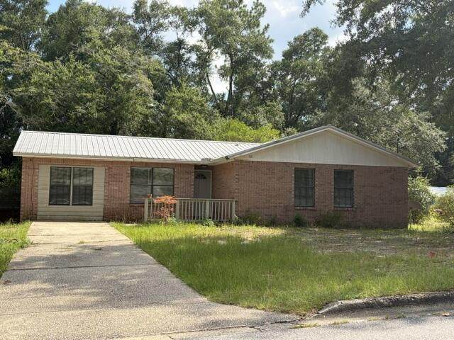 501 Robinson Avenue - Photo 1