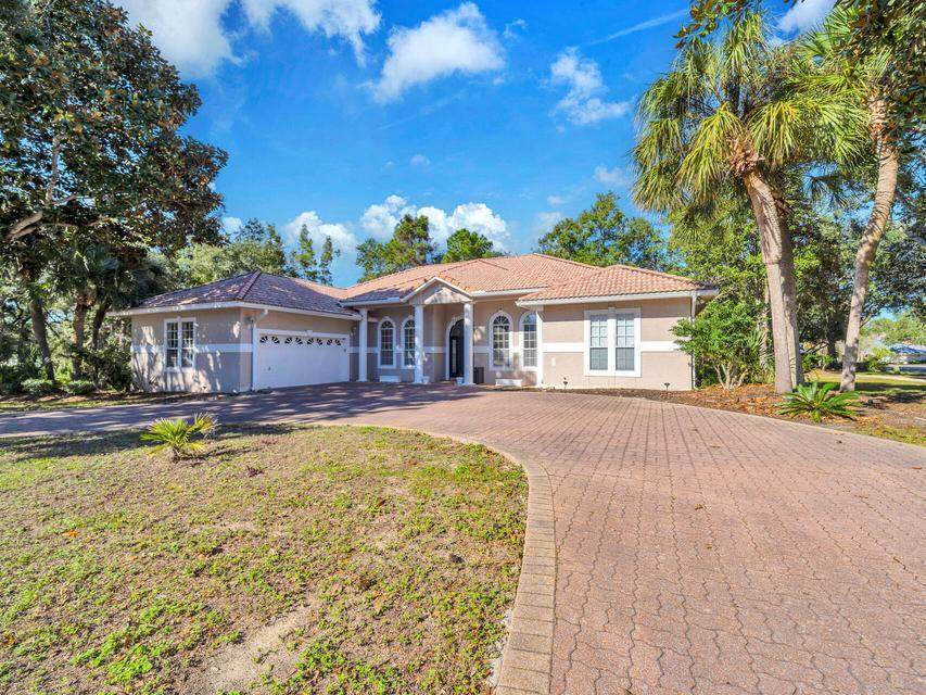 122 Country Club Drive - Photo 1