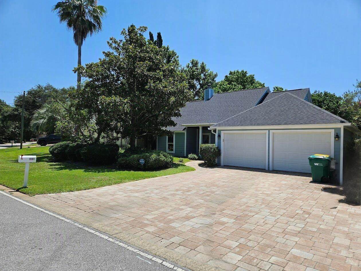1131 Bay - Photo 1