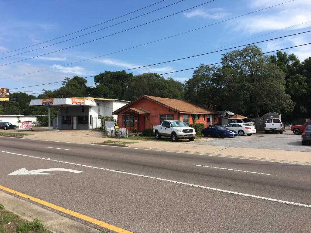 120 Racetrack Road - Photo 1