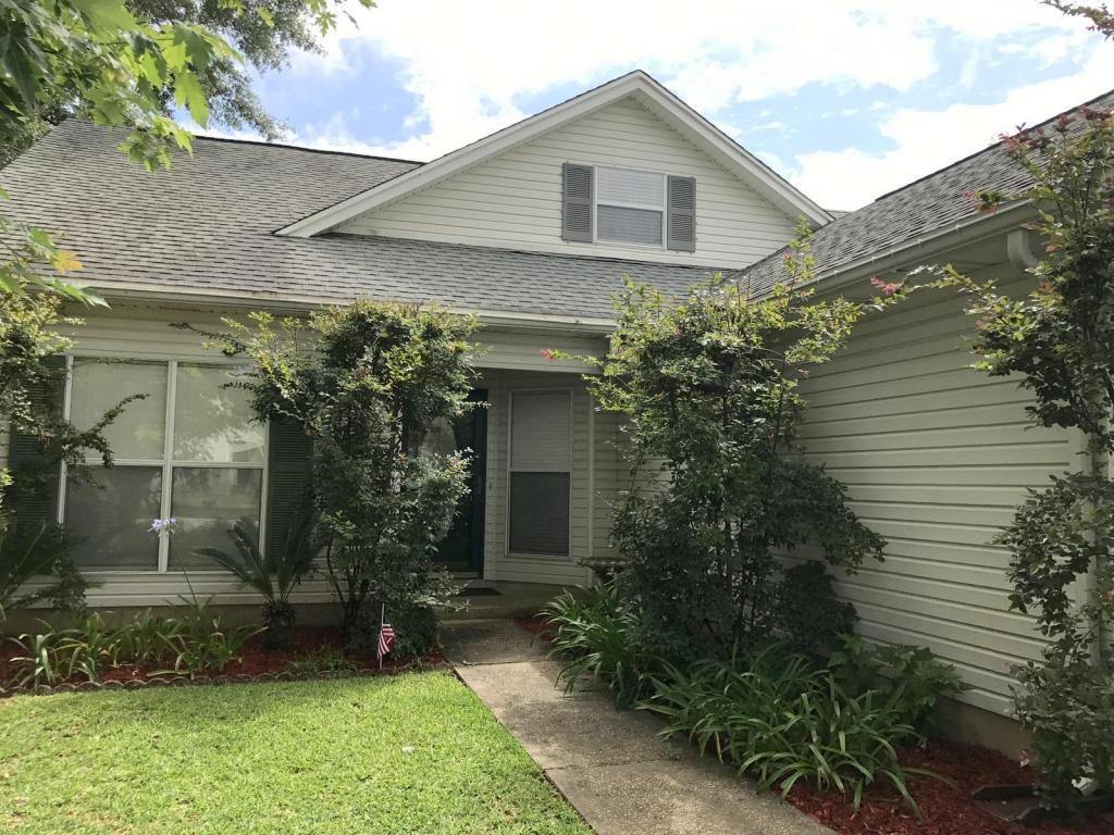 900 Elizabeth Lane - Photo 1