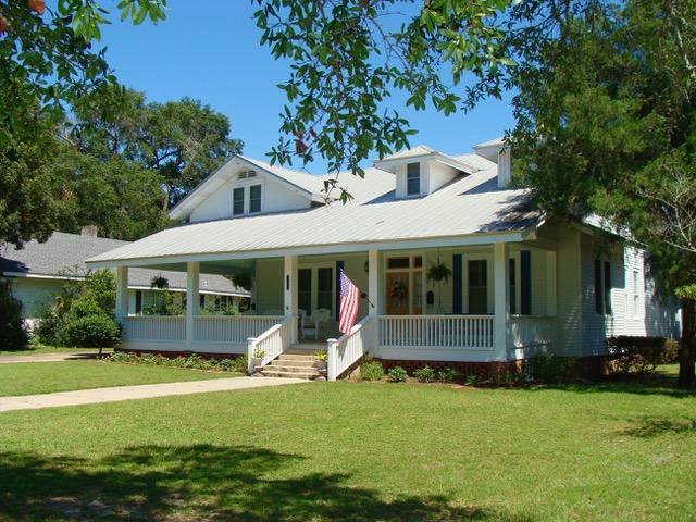 620 Circle Drive - Photo 1