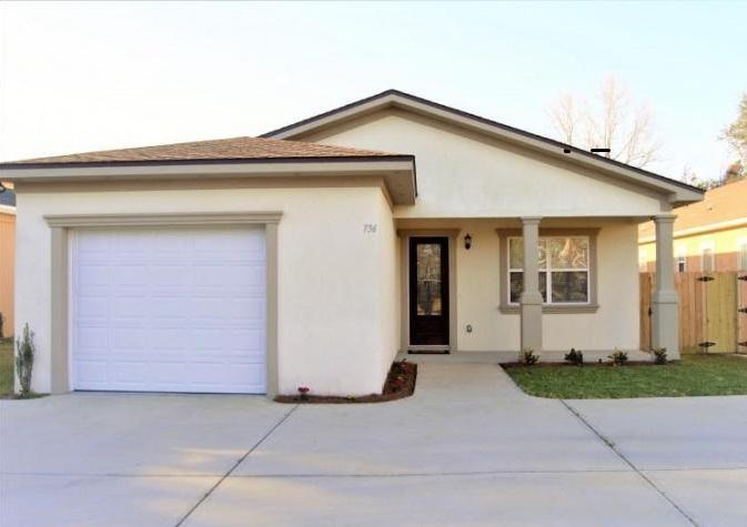 736 Kelly Street - Photo 1