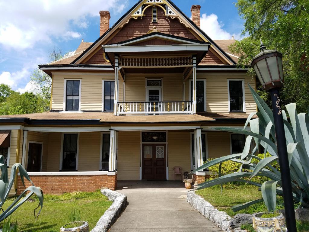 2859 Mcpherson Street - Photo 1