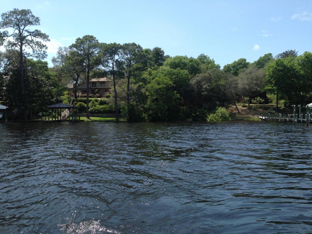 407 Baywood Drive - Photo 1