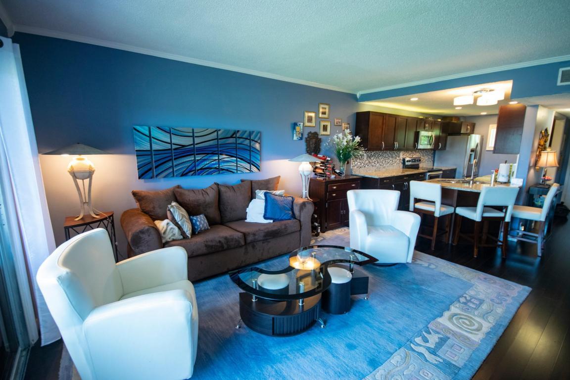 112 Fairway Boulevard - Photo 1