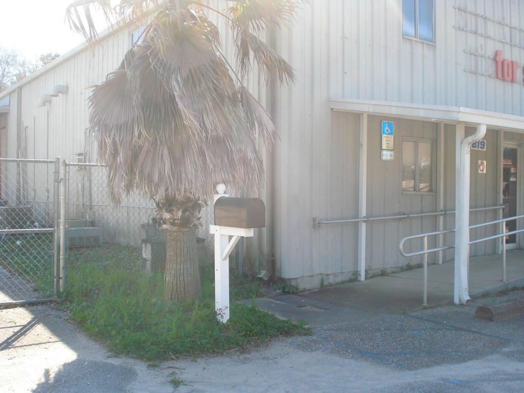 819 Navy Street - Photo 1