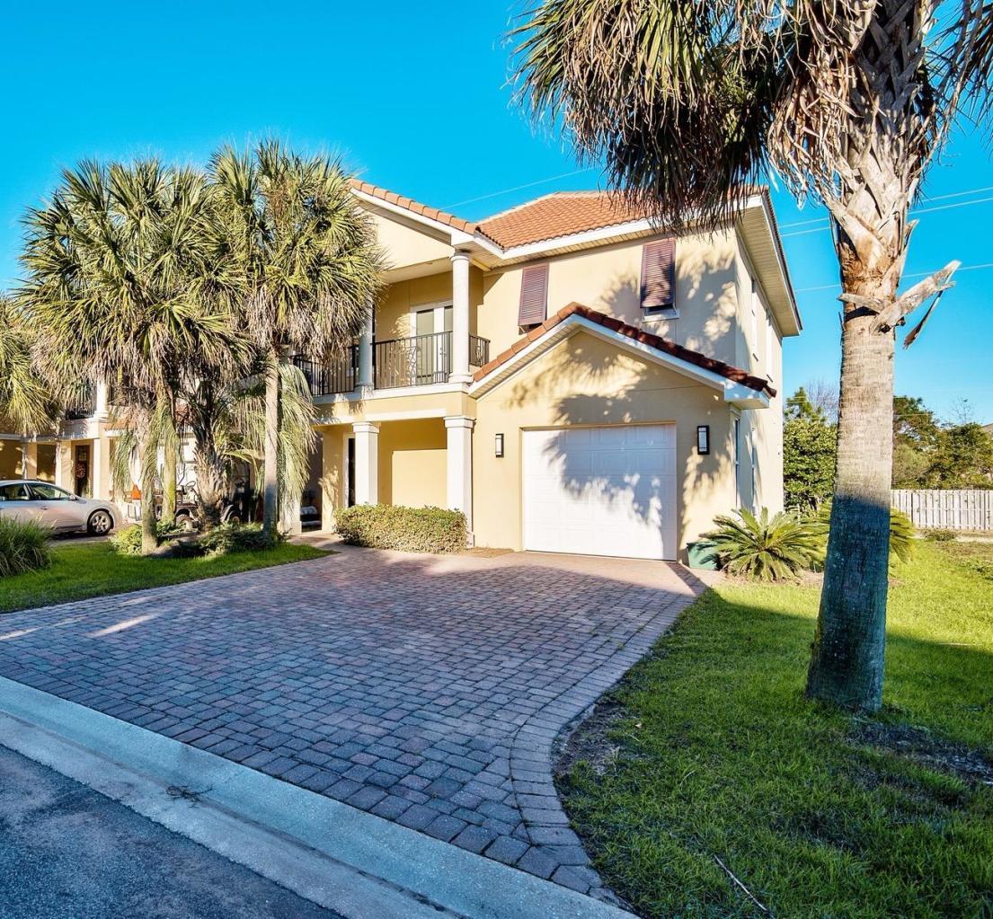 4722 Amhurst Circle - Photo 1