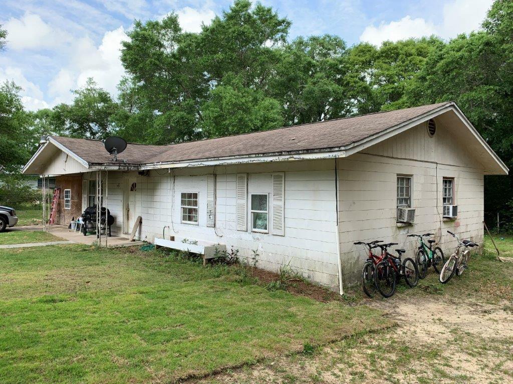 143 Seminole Drive - Photo 1