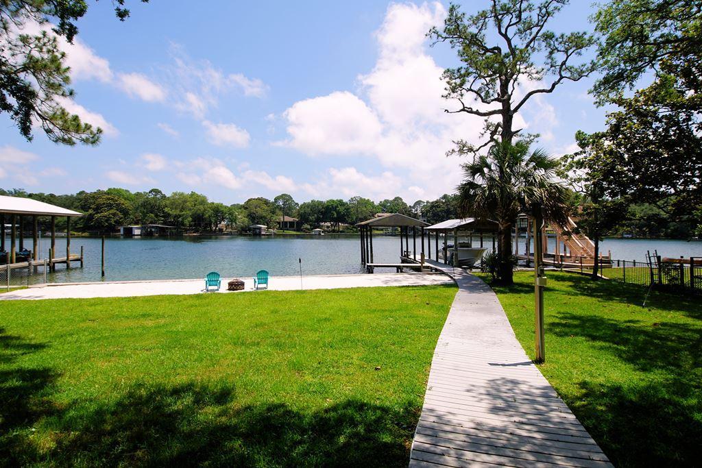 642 Sunset Boulevard - Photo 1