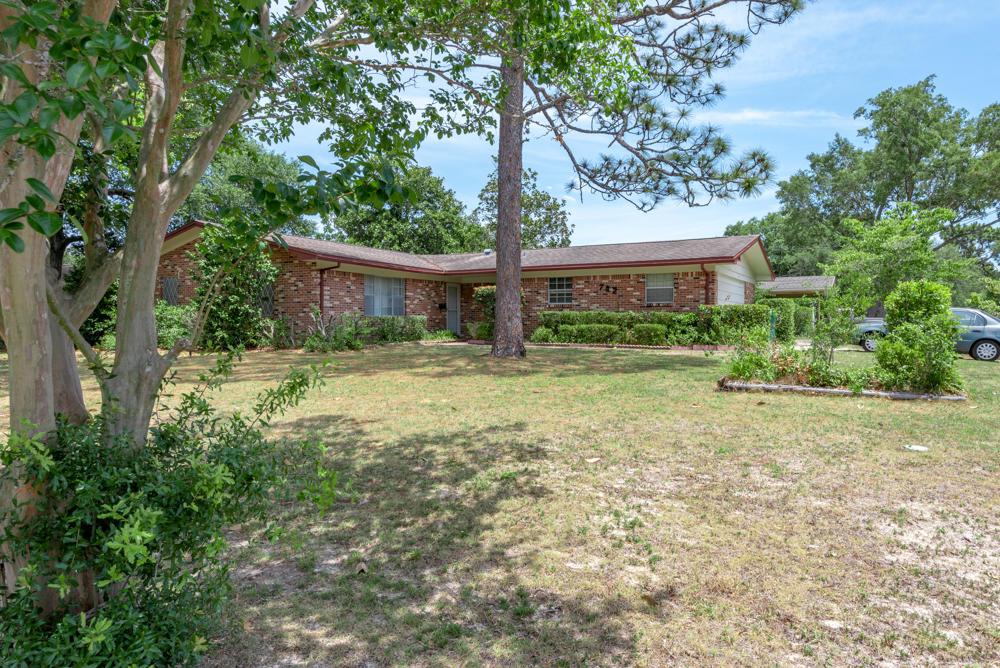 742 Bradford Drive - Photo 1