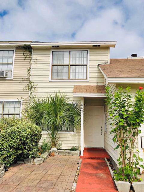 663 Sandalwood Drive - Photo 1
