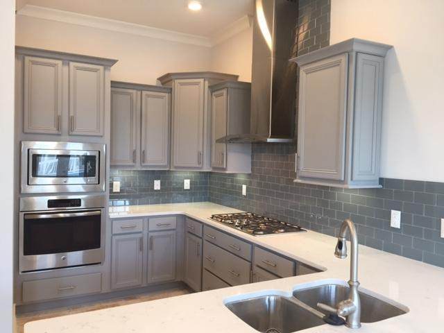 106 York Lane - Photo 1