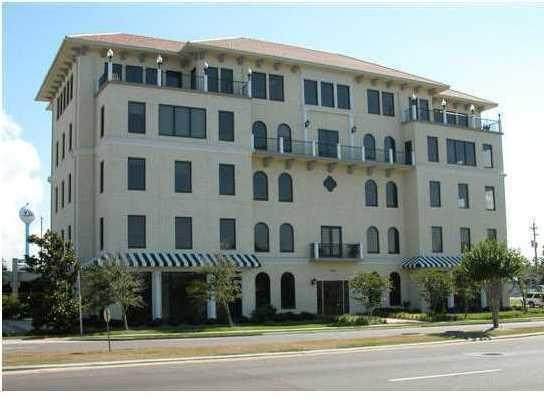 543 Harbor Boulevard - Photo 1