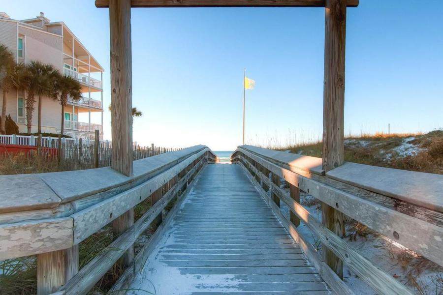 11 Beachside Drive - Photo 1