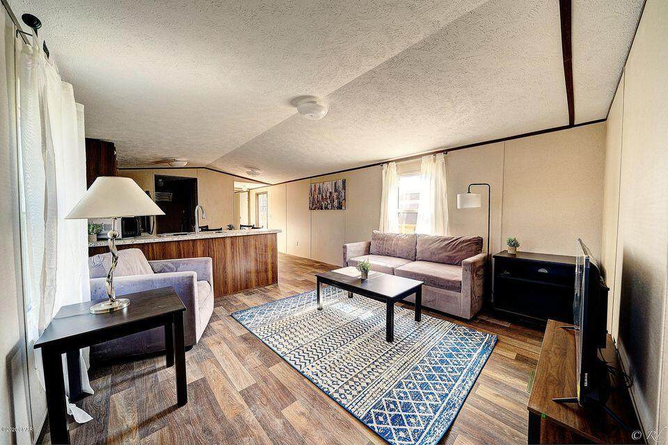 927 Katherine Avenue - Photo 1