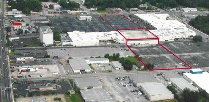 3300 Pace Boulevard - Photo 1