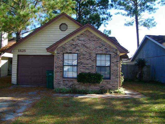 1825 Hunters Path - Photo 1