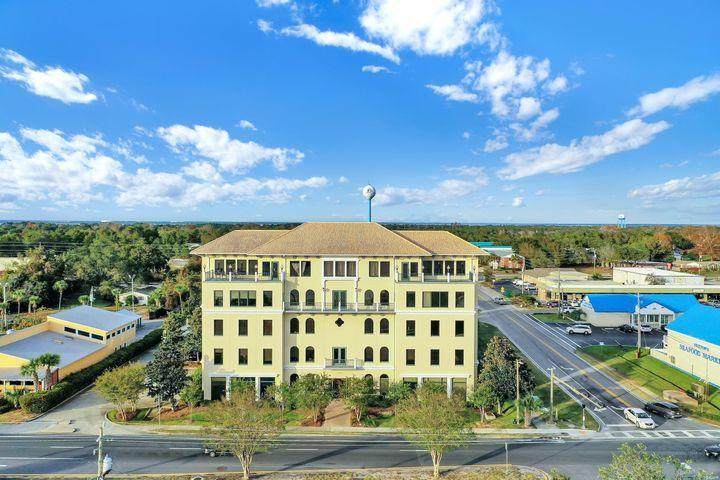 543 Harbor Boulevard - Photo 1