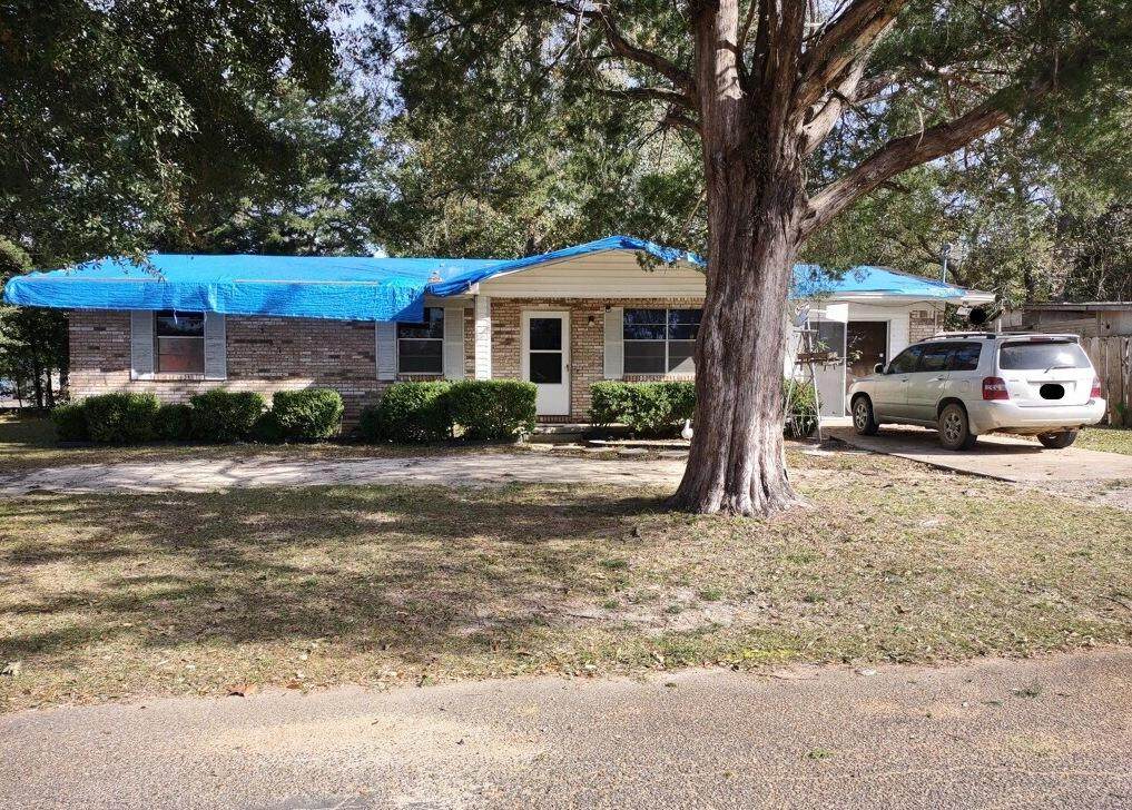 587 7th Street - Photo 1