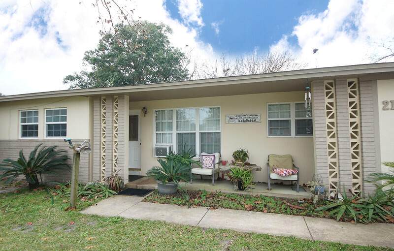 211 Lee Drive - Photo 1