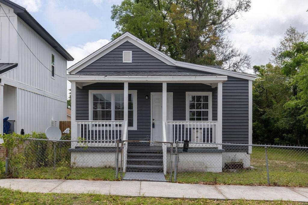 418 C Street - Photo 1