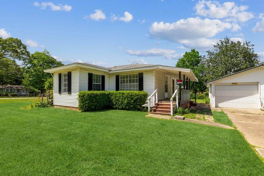 702 Alabama Street - Photo 1