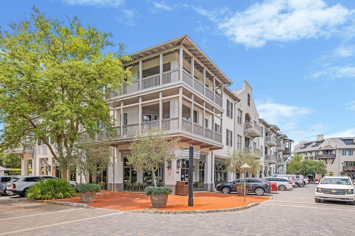 104 Barrett Square - Photo 1