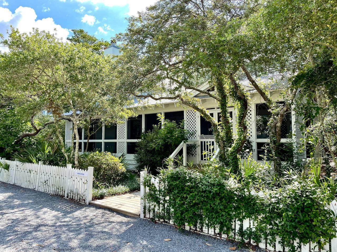 112 Savannah Street - Photo 1