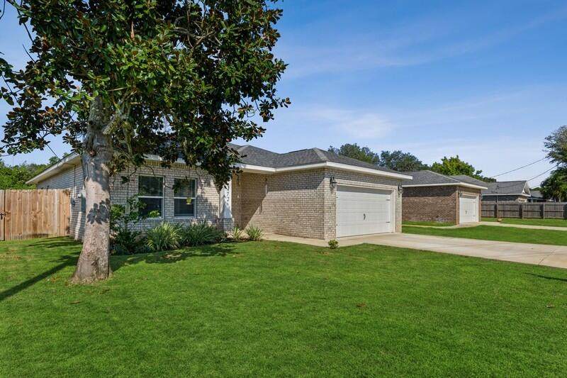 472 Sara Avenue - Photo 1