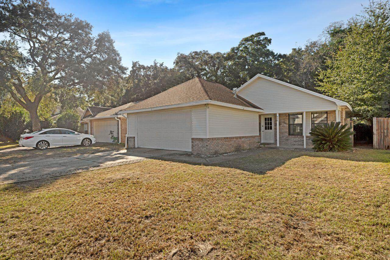 906 Lawton Court - Photo 1