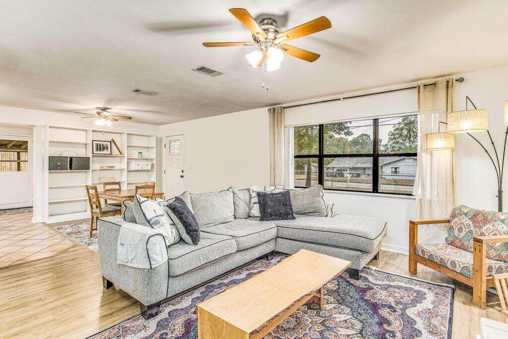 360 Okaloosa Avenue - Photo 1