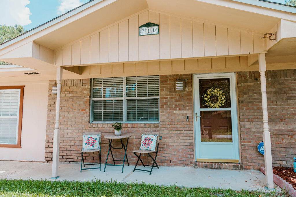 710 Meadow Court - Photo 1