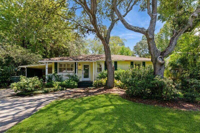 219 Greenbrier Drive - Photo 1