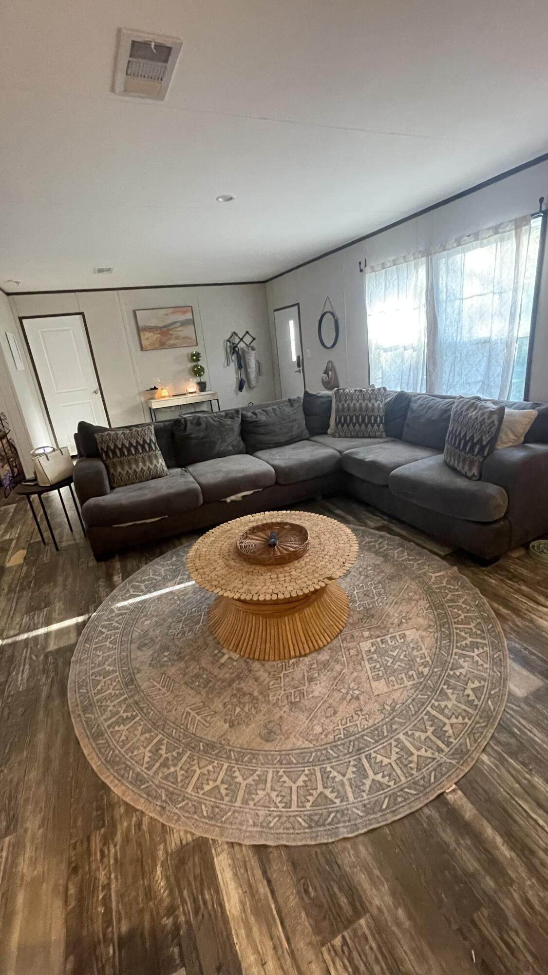 187 Violet Lane - Photo 1