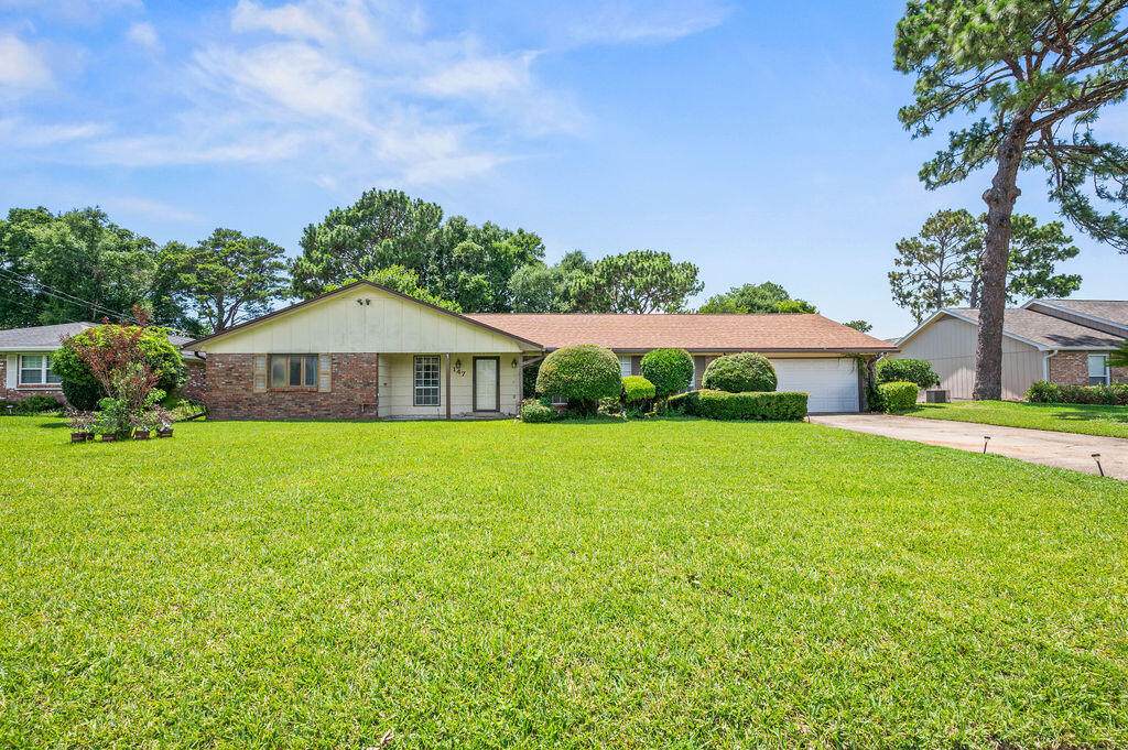 147 Country Club Road - Photo 1
